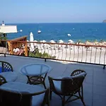 Sinemis Ξενοδοχείο *